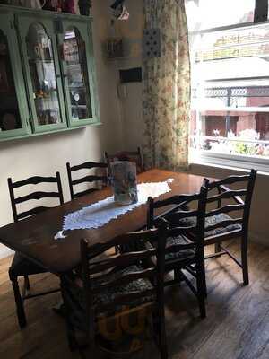 Cardamon Tea Lounge & Shop