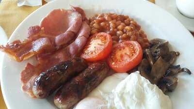 The White Rock Hotel & Terrace Cafe-bar