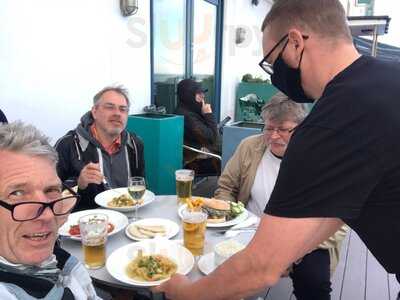 The White Rock Hotel & Terrace Cafe-bar