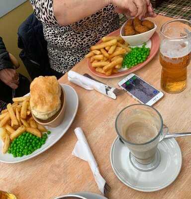 The Boathouse Hotel Restaurant