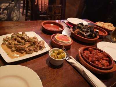 Tres Angelos Tapas Bar