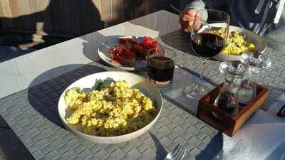 Castello Bar Restaurant