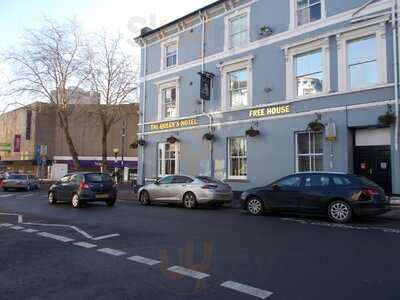 The Queen's Hotel