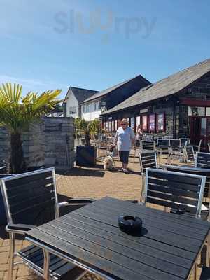 Spooner's Grill, Cafe & Bar