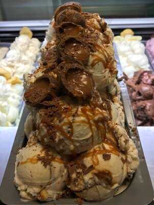 Tootsies Ice Cream Parlour And Coffee Shop