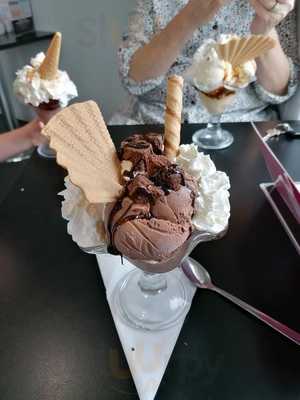 Tootsies Ice Cream Parlour And Coffee Shop