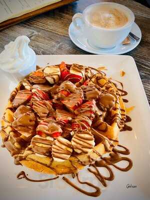 Mimi's Coffee And Dessert Lounge