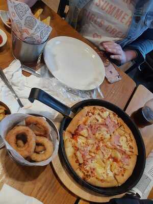 Pizza Hut