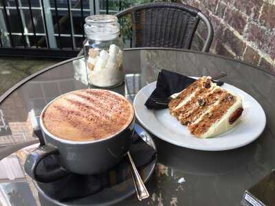 The Incredible Cake Company