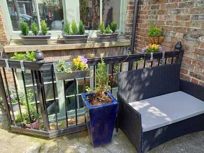 The Incredible Cake Company