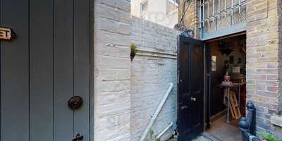 The Incredible Cake Company