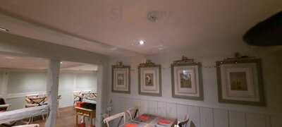 Giggling Squid - Windsor