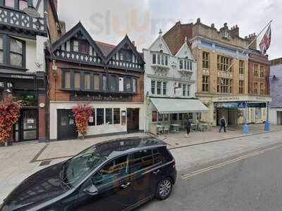 Giggling Squid - Windsor