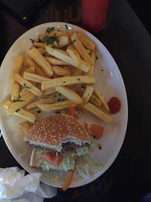 Lilo Newport Grill House And Juice Bar