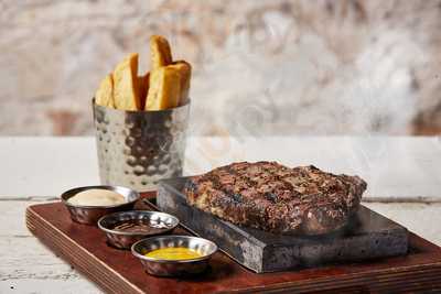 Firepit - Smokehouse & Sports Bar