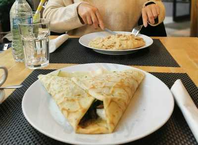 Cafe Creperie