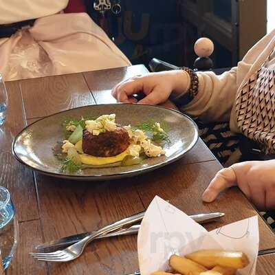 Hawkers Bar And Brasserie