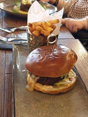 Hawkers Bar And Brasserie