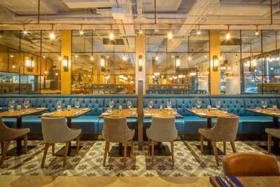 Hawkers Bar And Brasserie