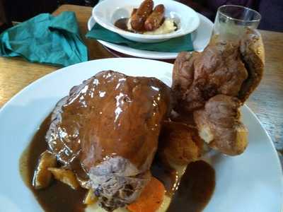 Lairhillock Inn & Crynoch Restaurant