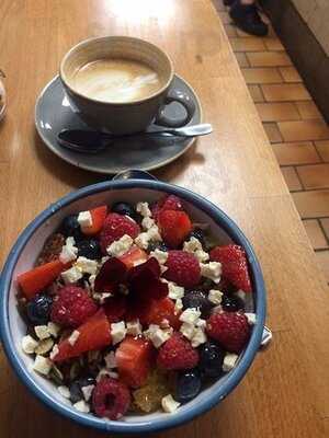 Elephant & Bun Delicatessen