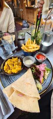 The Boat Club & Tomahawk