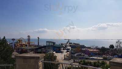 The Pier Arches Cafe