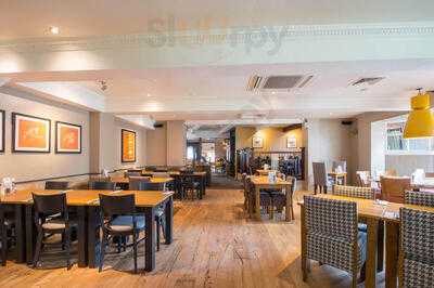 George In The Tree Beefeater