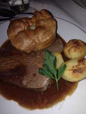 Cellars Restaurant At Bear Hotel