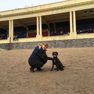 Cadwaladers - Barry Island