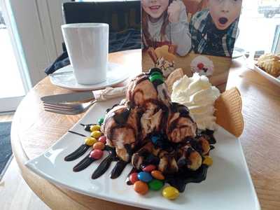 Cadwaladers - Barry Island