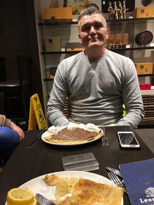 Leonidas Chocolate Cafe