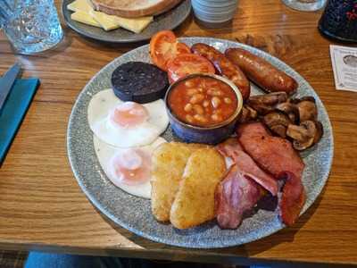 The Tal-y-cafn Pub & Hotel