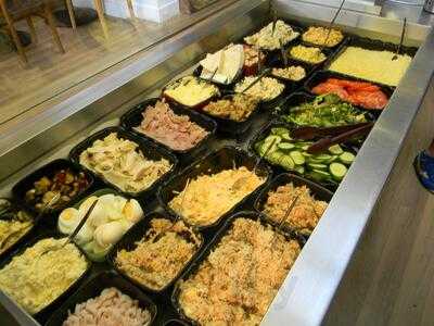 Butterfingers Sandwich Bar