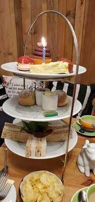 Mad Hatters Tearoom & Bakery