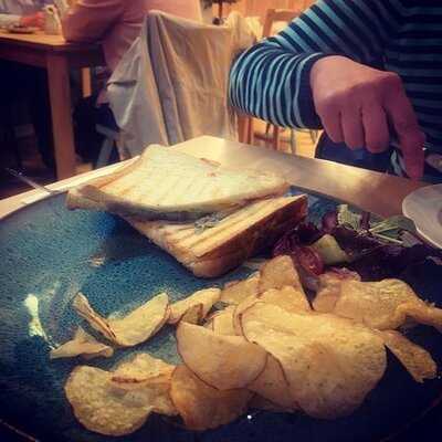 Mad Hatters Tearoom & Bakery