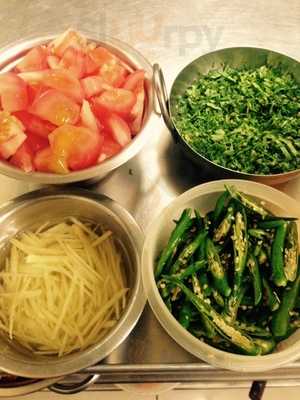 Tandoori Hut Takeaway