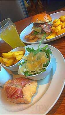 Travellers Rest Beefeater