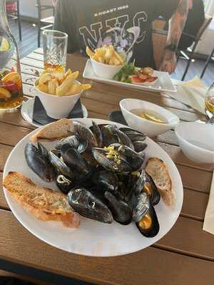 Pier Point Restaurant & Bar