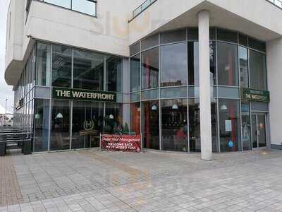 Hungry Horse - The Waterfront