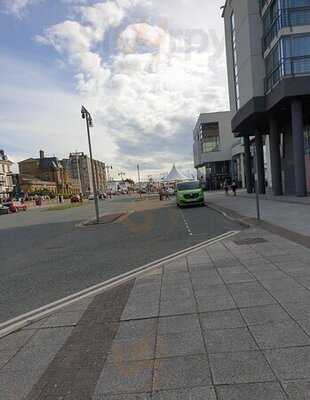 Hungry Horse - The Waterfront