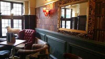 The Golden Fleece - Photo 8