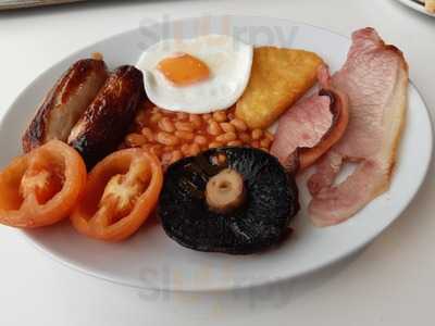 The Cafe At W&h Peacocks Auction Centre