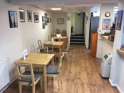 Little Lincoln Cafe Bar