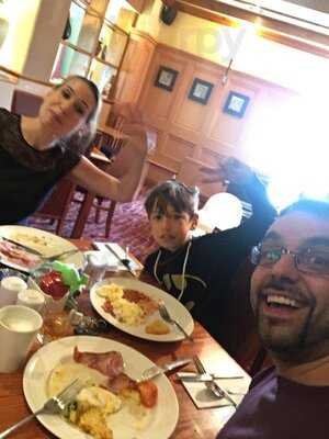 Balkerne Gate Table Table