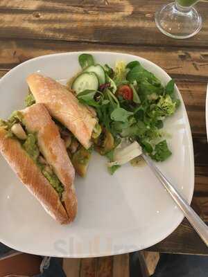 Olly B's Cafe, Kitchen & Bar