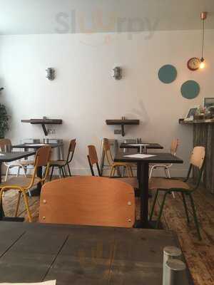 Olly B's Cafe, Kitchen & Bar