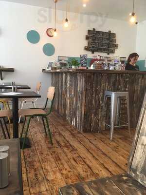 Olly B's Cafe, Kitchen & Bar