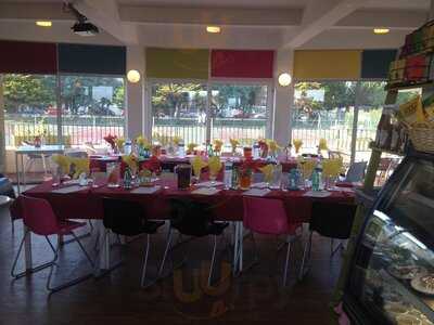 Putting Green Cafe