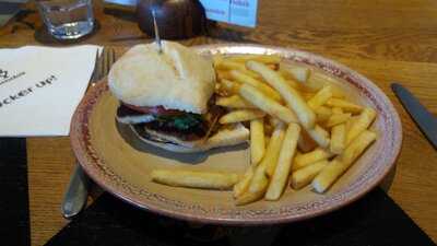 Nando's Reading - Oracle Centre